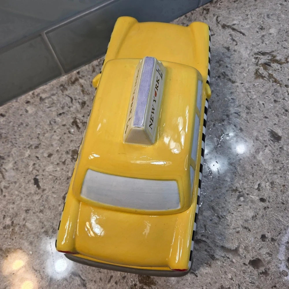 Studio Nova New York City Taxi Cab Ceramic Cookie Jar KT546 Yellow NYC Decor